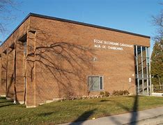 école Secondaire Catholique Mgr-de-Charbonnel